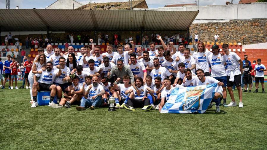 El Conil CF de 3ª Cadete es otro de los candidatos a estar en la Cabeza  pese a no poder Ascender de División