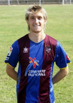 Gorka Larrea   (Levante U.D.) - 2010/2011
