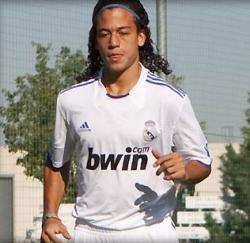 Cristian Benavente (Milton Keynes F.C.) - 2010/2011