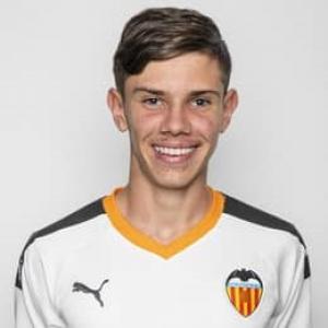 Isma Santana (Valencia C.F. B) - 2019/2020
