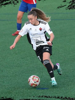 Laura (Victoria F.C.) - 2024/2025